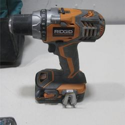 Ridgid 18V Cordless Drill + 2 Hyper Lithium Batteries