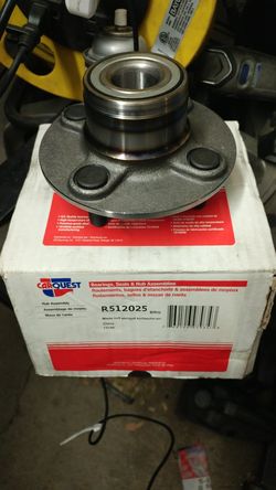 90-2000 Nissan Sentra rear hub assembly