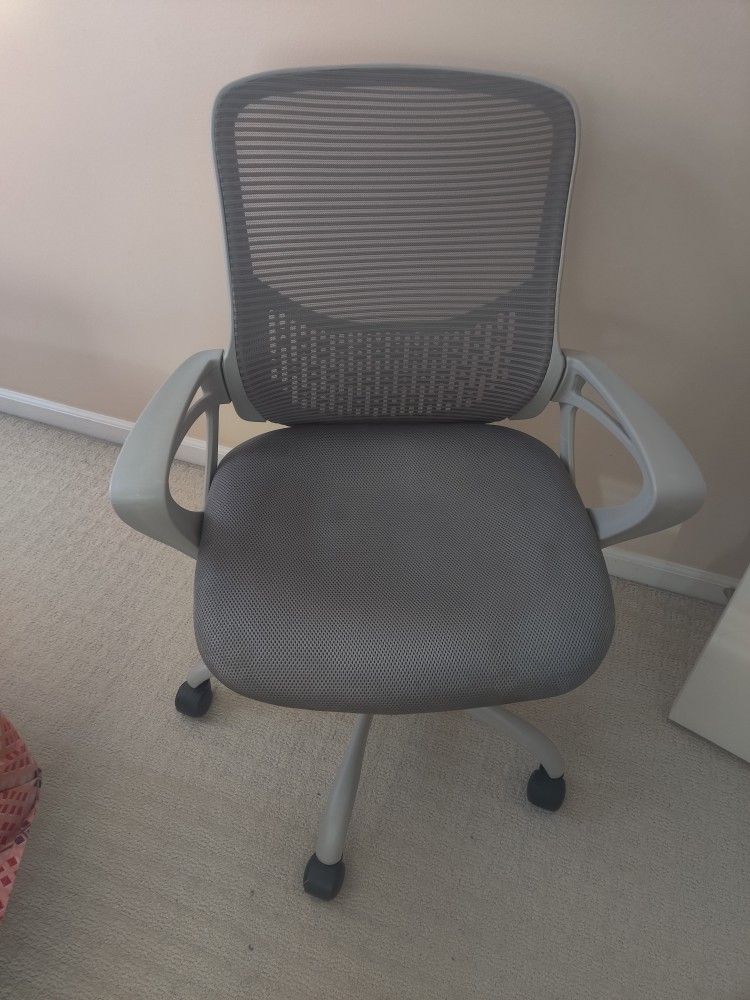 Modern Grey Mesh Height-Adjustable Swivel Office Chair