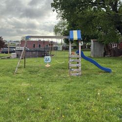FREE SWINGSET ; Just Need To Pick Up :)