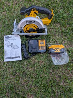 DeWalt 20V Max 6-1/2" Cordless Circular Saw Kit