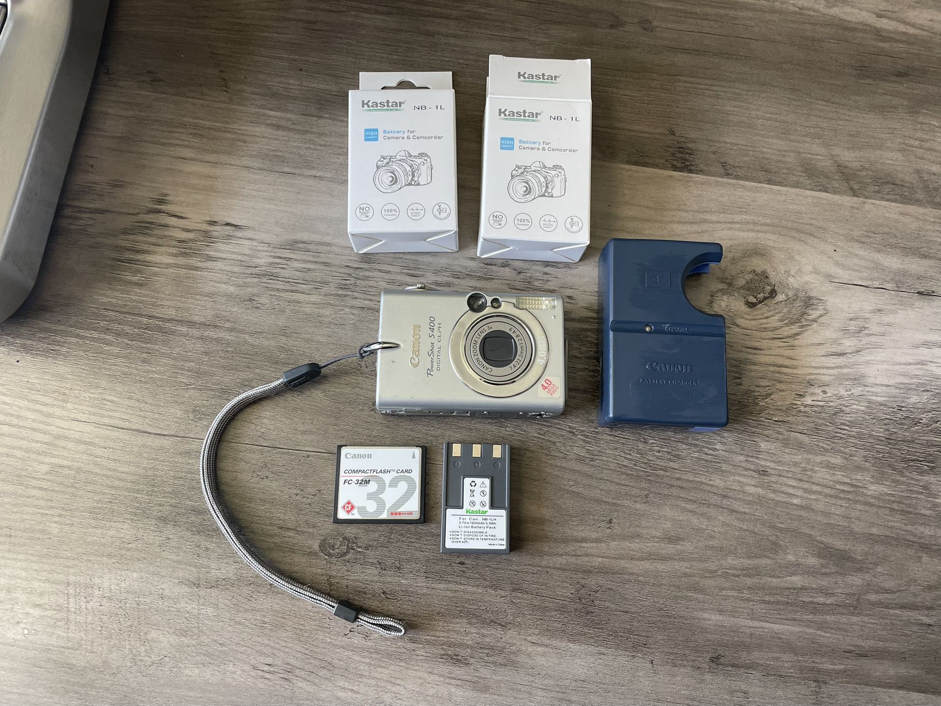 Canon PowerShot Digital ELPH S400 4.0MP Handheld Digital Camera Silver PC1038