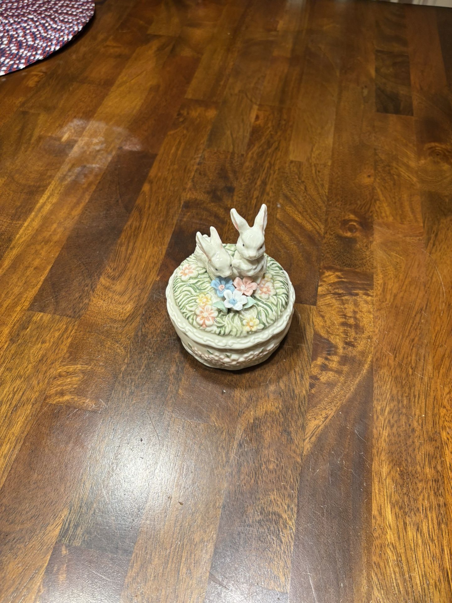 VTG 2002 - Cottontale Collection - Ceramic Bunny Trinket Candy Dish