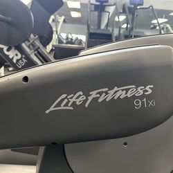 2 Commercial Elliptical Machines