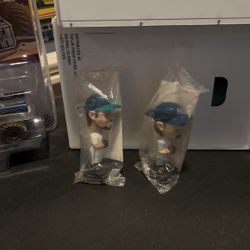 2 Buble  Heads  Figures 
