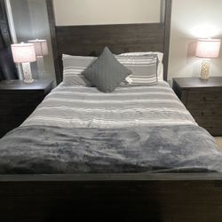 Fairly New Bedroom Set 