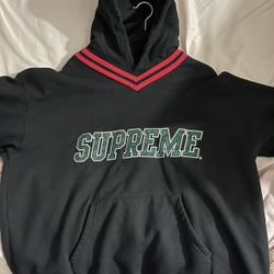 Supreme Hoodie 
