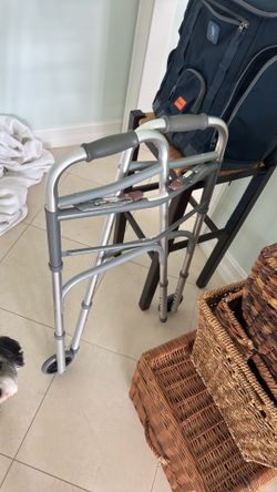 Free - working Walker and shower chair