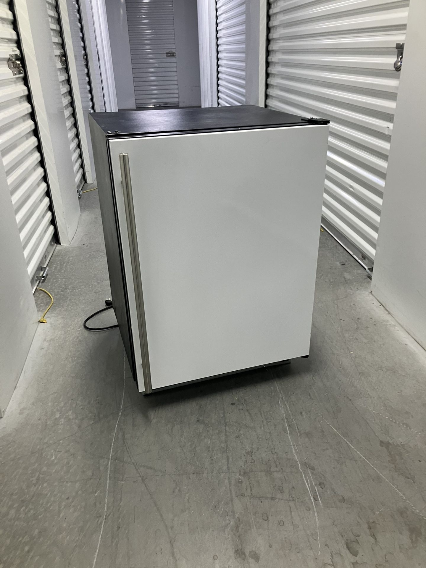 ULINE Mini Fridge for Sale in Las Vegas, NV OfferUp