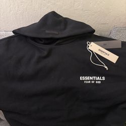 black and white essentials set size Small