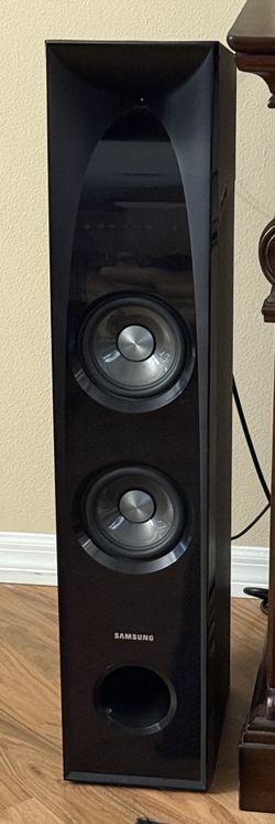 Samsung Tower Speakers W/Remote