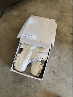 Women’s shoes
