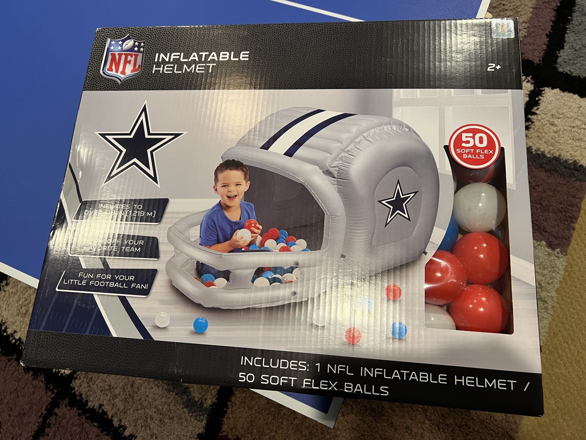 Brand New NFL Dallas Cowboys Inflatable Helmet Ball Pit 50 Balls Kids toddlers 2+