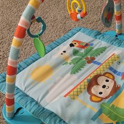Bright Starts Safari Blast Activity Gym & Play Mat with Take-Along Toys, Ages Newborn +
 Age 2 Years