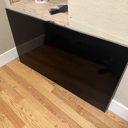 Used 2013 Samsung F7500 55” TV 