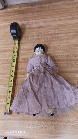 DOLL - ANTIQUE CHINA SHOULDER, HEAD.