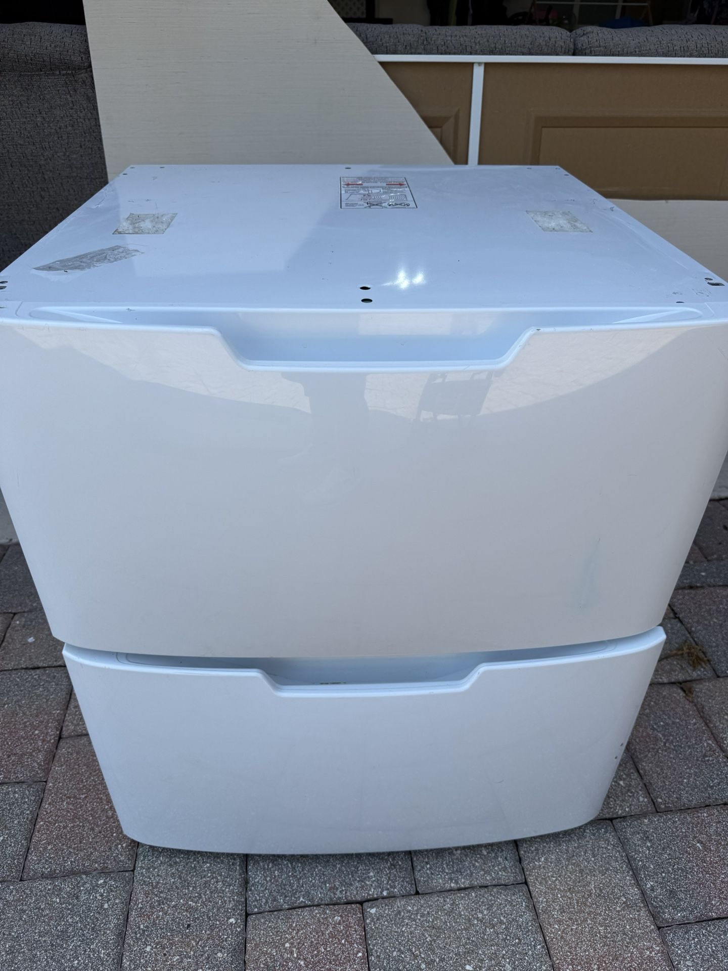 LG laundry pedestal drawer (2)