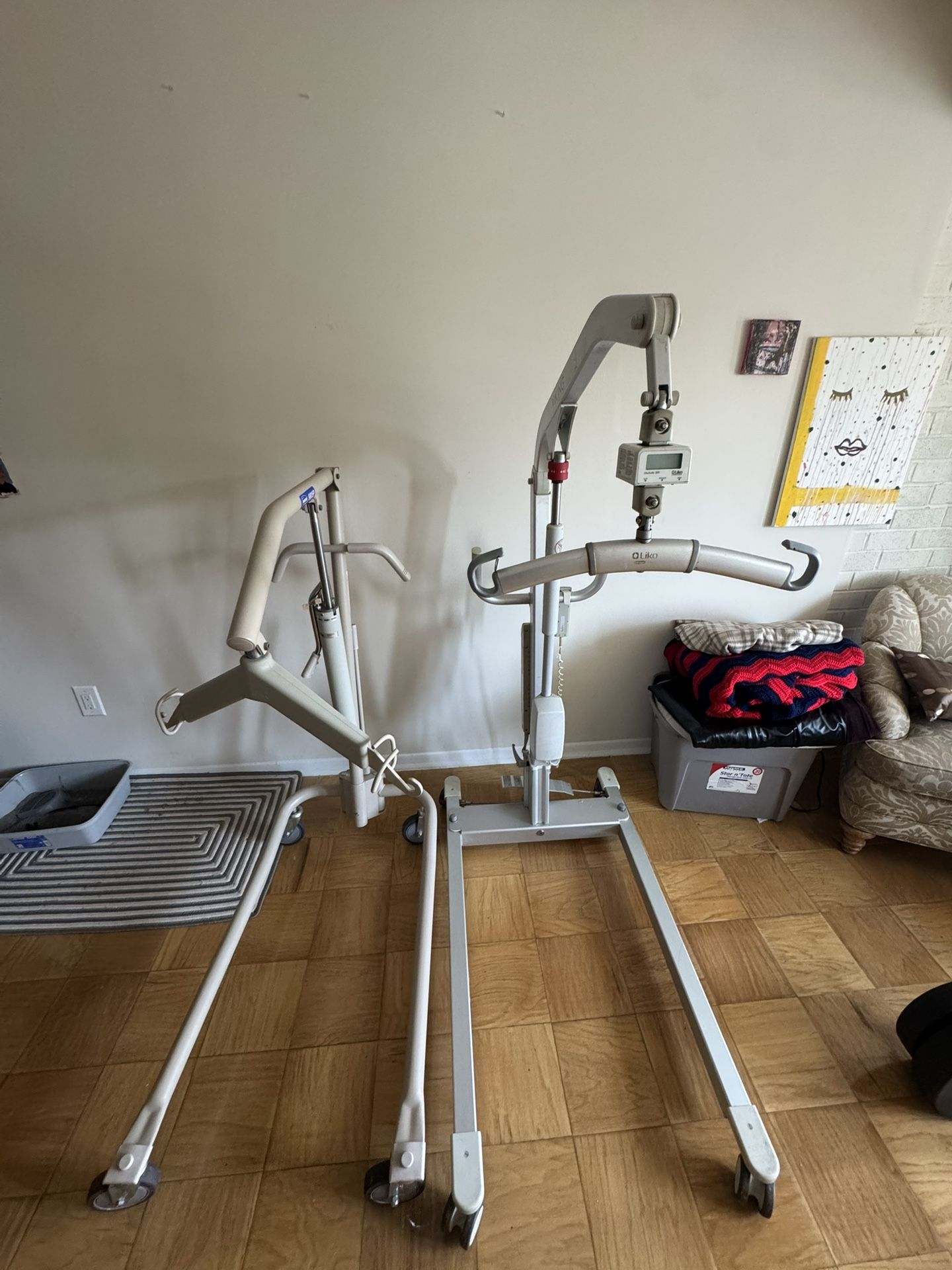 STEAL ! 2 Hoyer Lifts