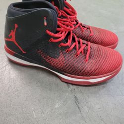 Air Jordan 32 Size 12 " Banned" 