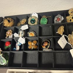 Various types Vintage Brooch Collection with Gold and Green Accents