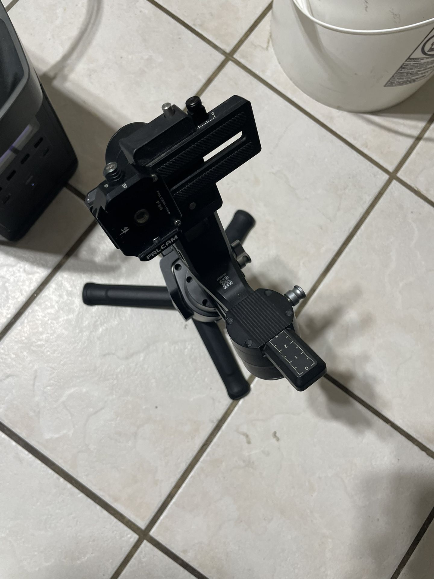 DJI Ronin-SC Gimbal Stabilizer – Excellent Condition + Tripod Base