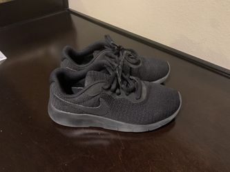 Boys Youth Nike Size 2