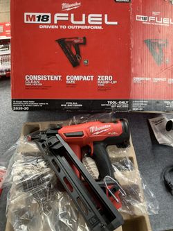 Milwaukee M18 FUEL 18-Volt Lithium-Ion Brushless Cordless Gen II 15-Gauge Angled Finish Nailer (Tool-Only)