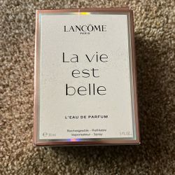 La Vie Est Belle Perfume 