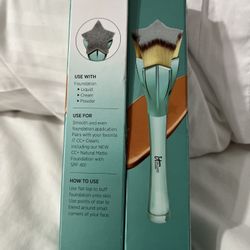Limited Edition Star Foundation Brush