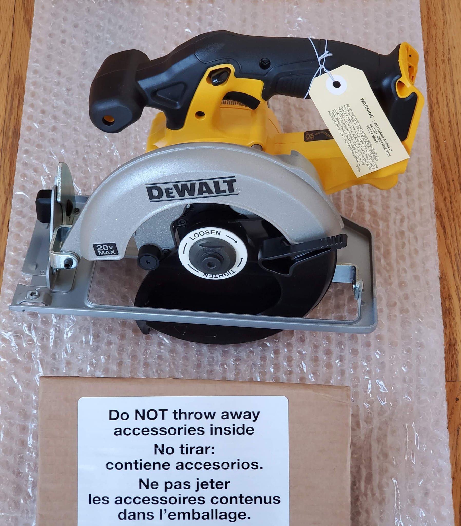 DeWalt 20V Sierra Circular 6 1/2 NUEVA!!! DeWalt 20V Circular Saw 6 1/2 NEW !!!!