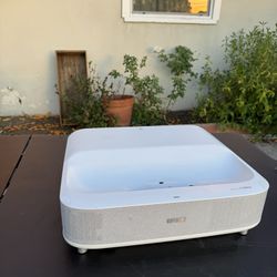 Short Throw Projector