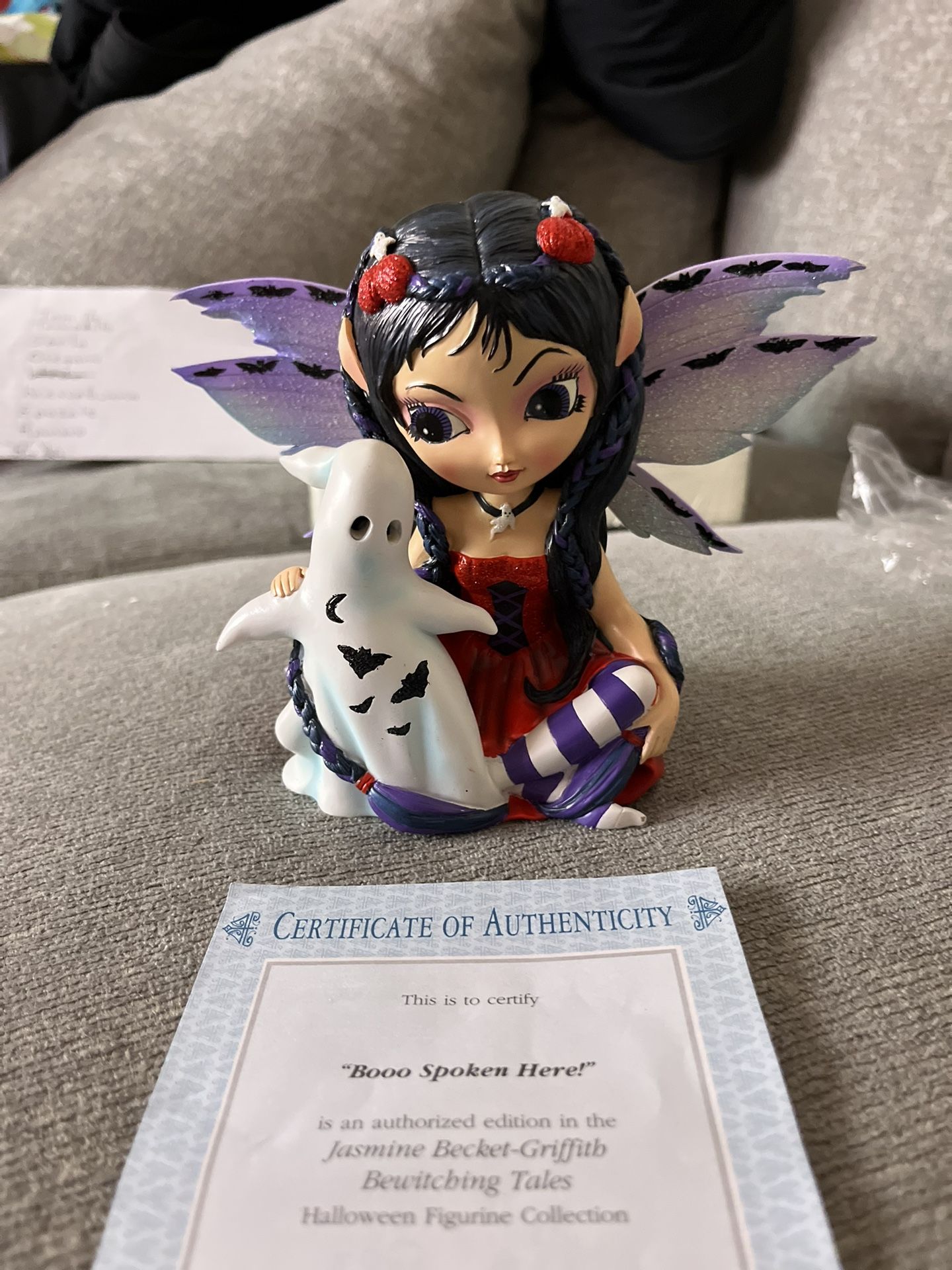 Figura De Colección Con Certificado De Autenticidad 