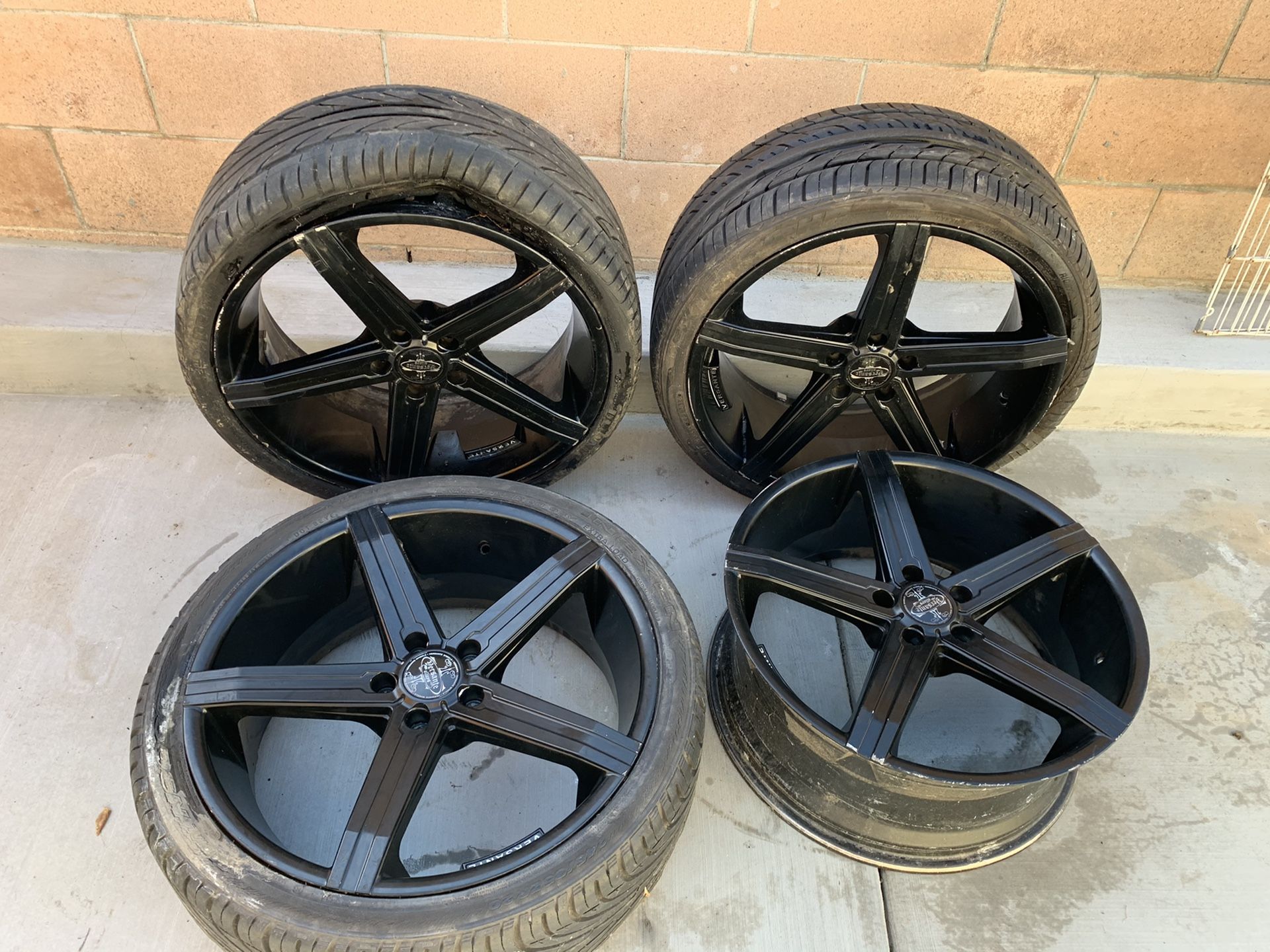 Black 20inch versante rims with tires