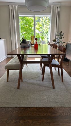 West elm dining room set w/4 chairs and bench