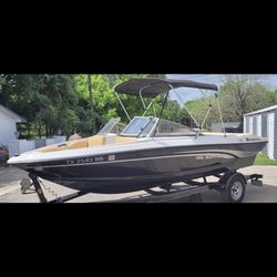 2010 Rinker Captiva 186