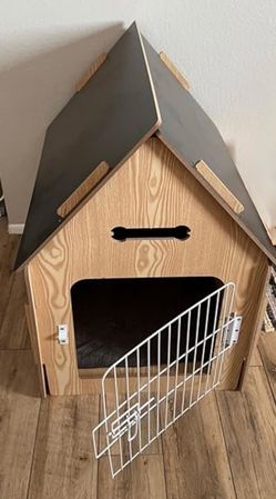 Dog house/crate ( medium dog)