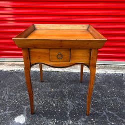 FRENCH PROVINCIAL END TABLE / CHAIRSIDE TABLE/ BY DE BOURNAY/ DELIVERY NEGOTIABLE 