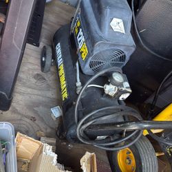 Air compressor 2 hp 8 gallon 125 psi