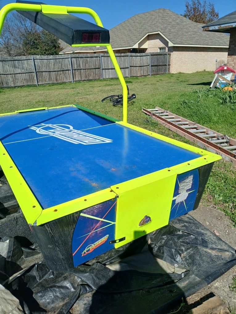 Air Hockey Table