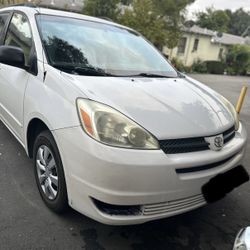 2005 Toyota Sienna 