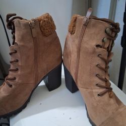 Dream Purs Boots Size 10 Women 
