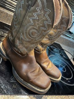 Durango boots, size 9.5, GR888 condition keep you warm and dry $79