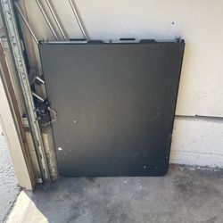 Foldable party table