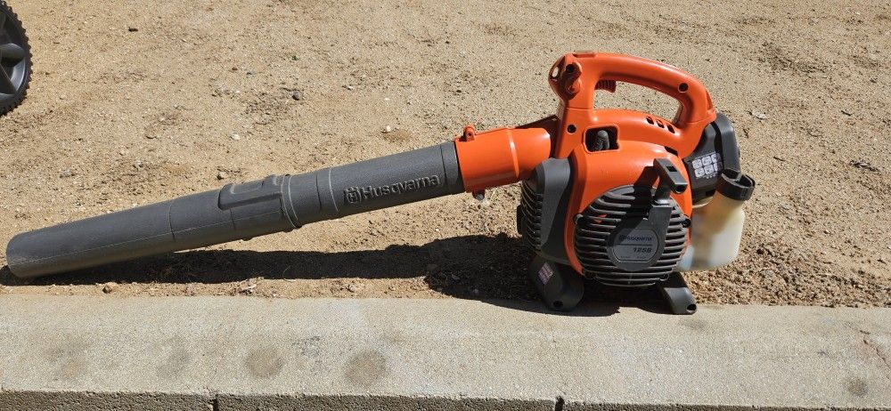 Husqvarna Gas Leaf Grass Blower