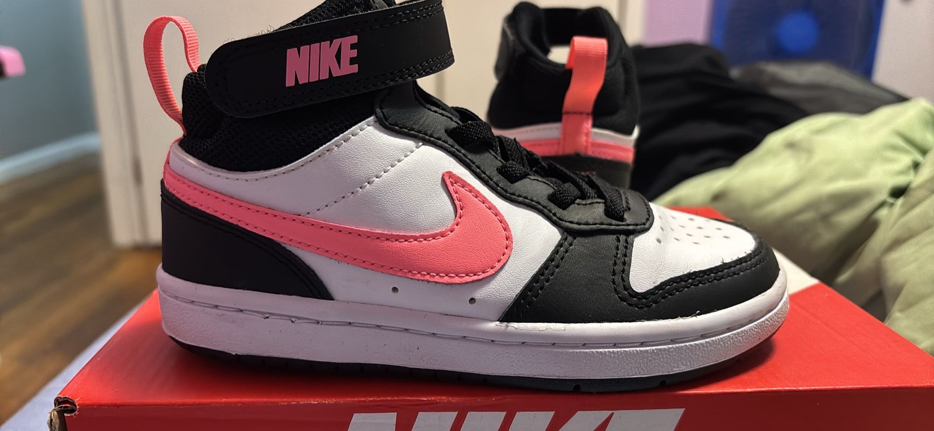 Girls Nike Size 11.5