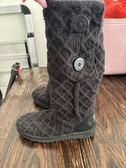 Size 6 UGG Gently Used 