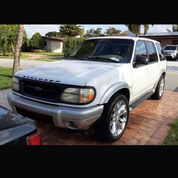 1999 Ford Explorer