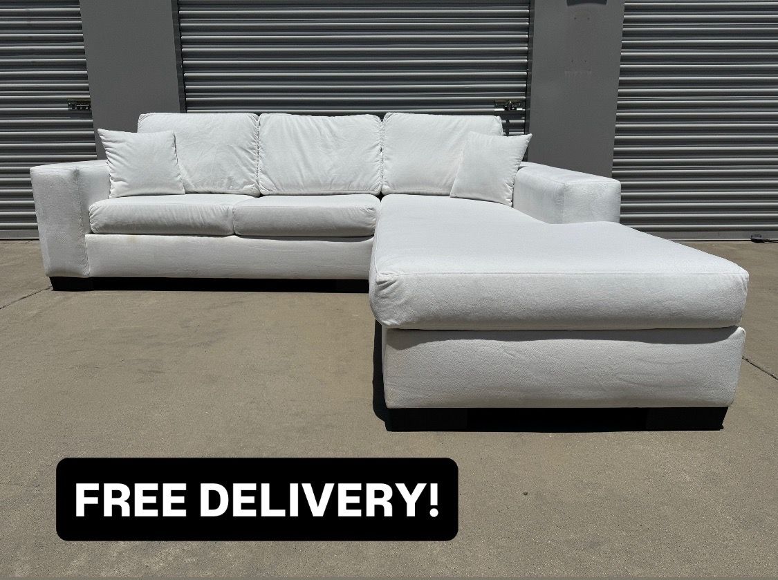 FREE DELIVERY || Macy’s L Chaise 2Pc Sectional