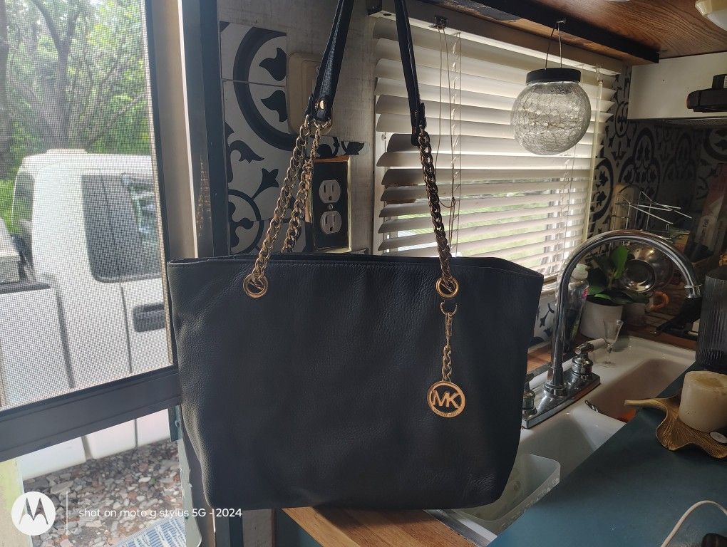 Michael Kors Jetsetter Bag