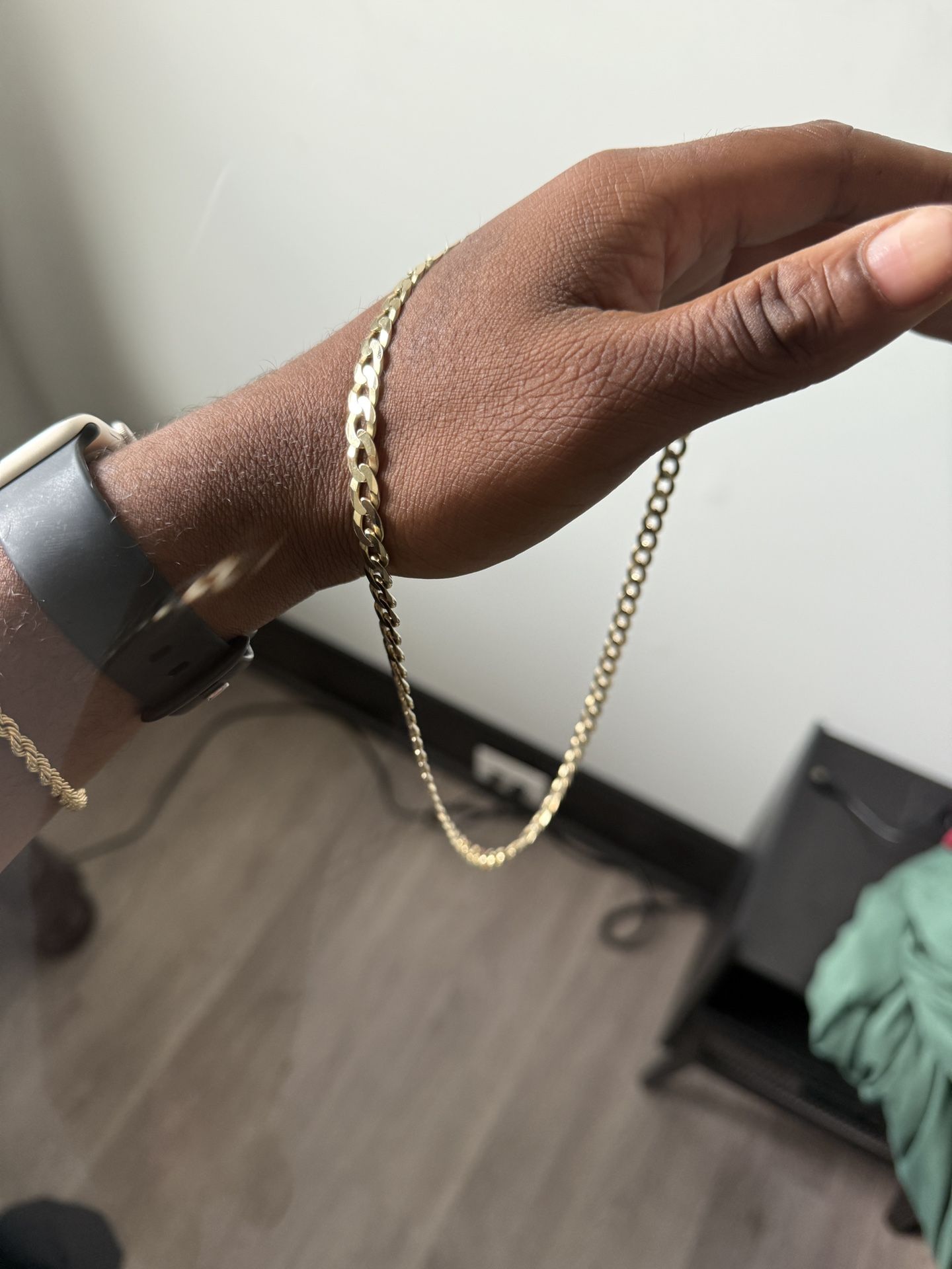 Gold-plated Cuban link chain 